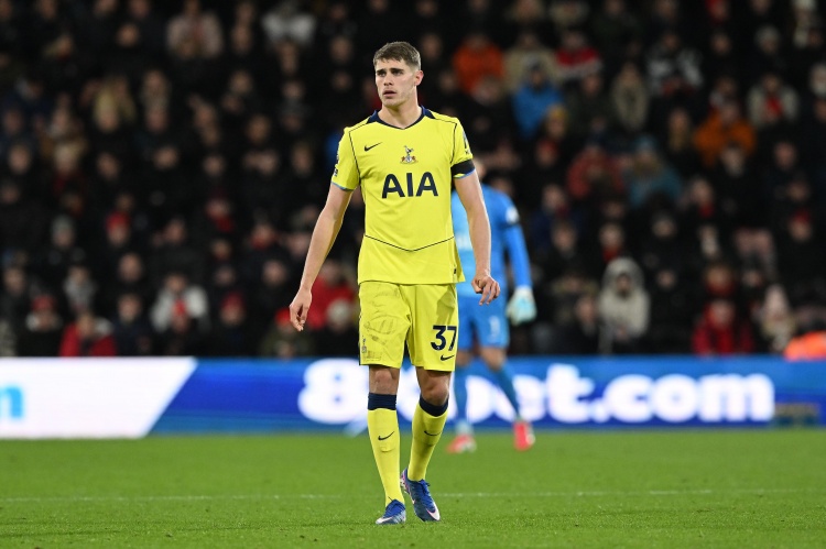 阿邦拉霍：范德芬配得上更好的球队，建议不要和热刺续约