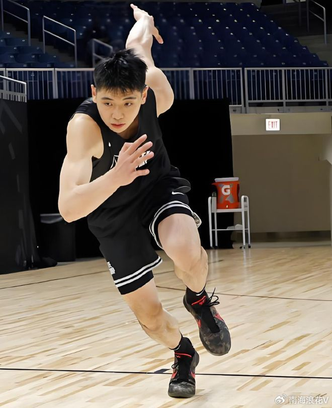 比分直播-崔永熙请了1个新老师！不断苦练，复出进入倒计时|广东队|麦考尔|杜锋|广东男篮|北京首钢_新浪体育_新浪新闻